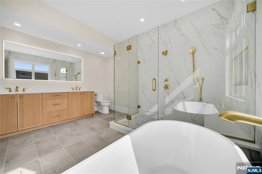 686 Probst Avenue A Property Photo 15