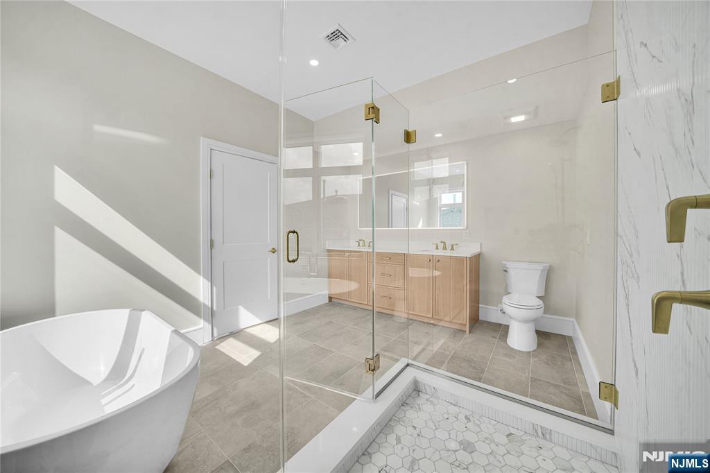 686 Probst Avenue A Property Photo 17