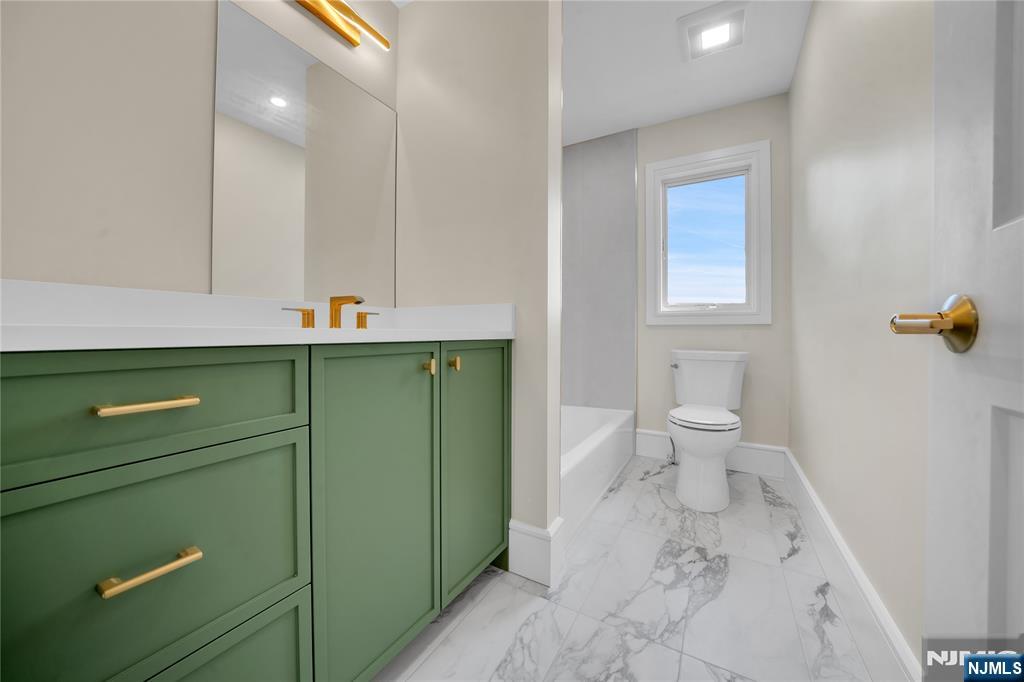 686 Probst Avenue A Property Photo 21