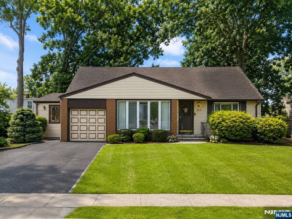 262 Greve Drive Property Photo 1