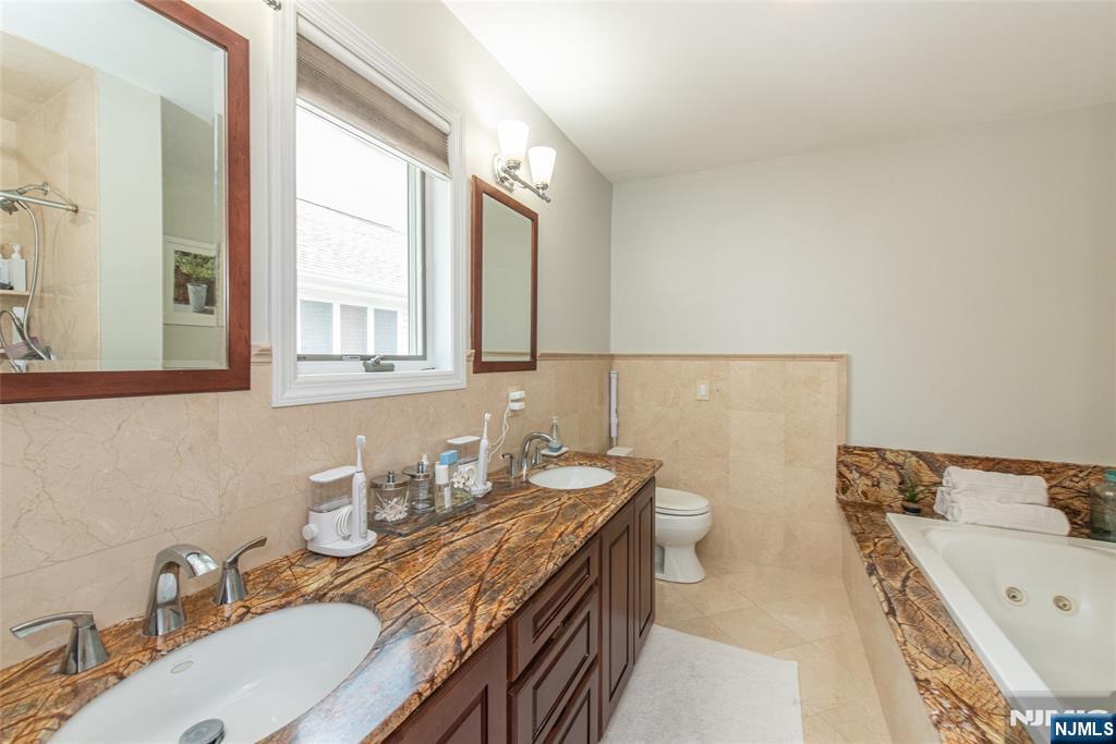 223 Division Avenue Property Photo 18