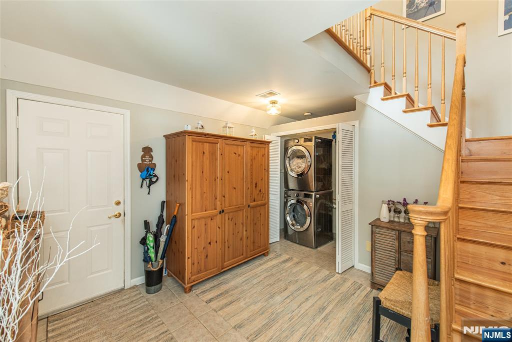 223 Division Avenue Property Photo 21