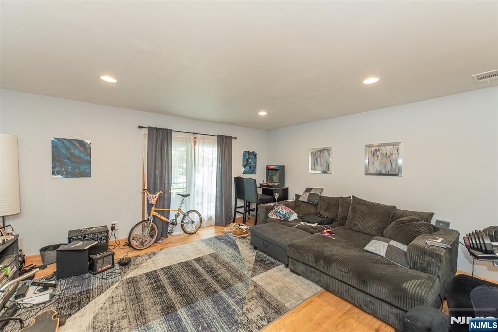 223 Division Avenue Property Photo 28