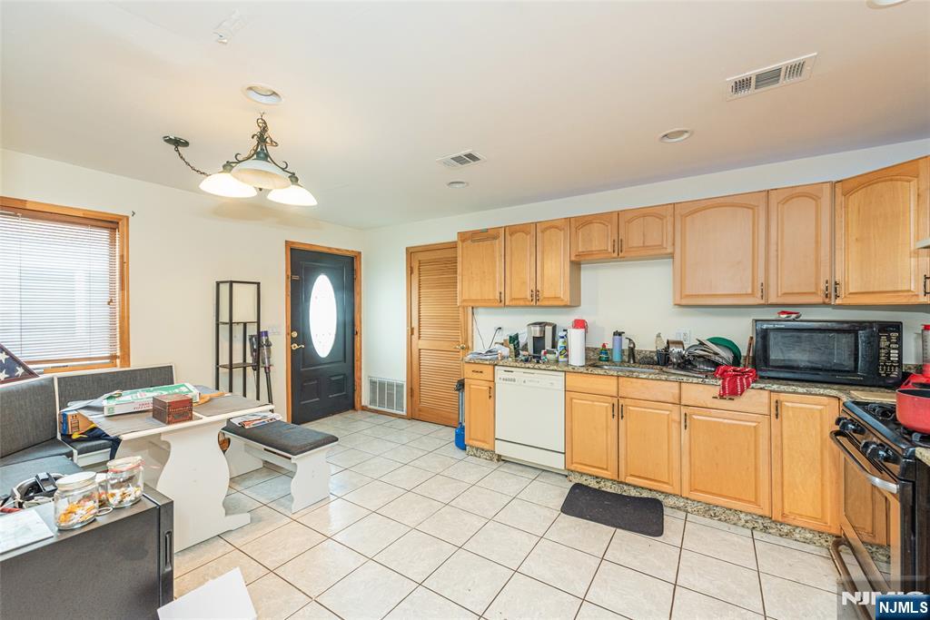 223 Division Avenue Property Photo 29