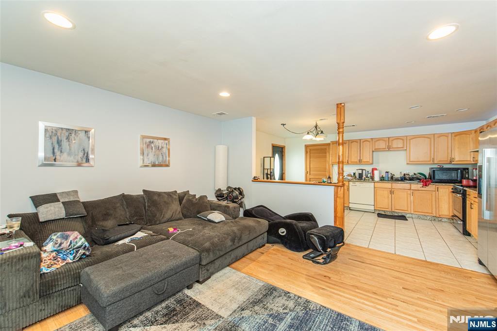 223 Division Avenue Property Photo 31