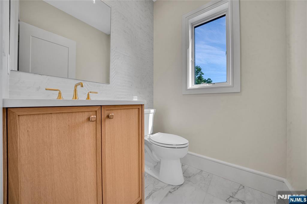 686 Probst Avenue B Property Photo 11