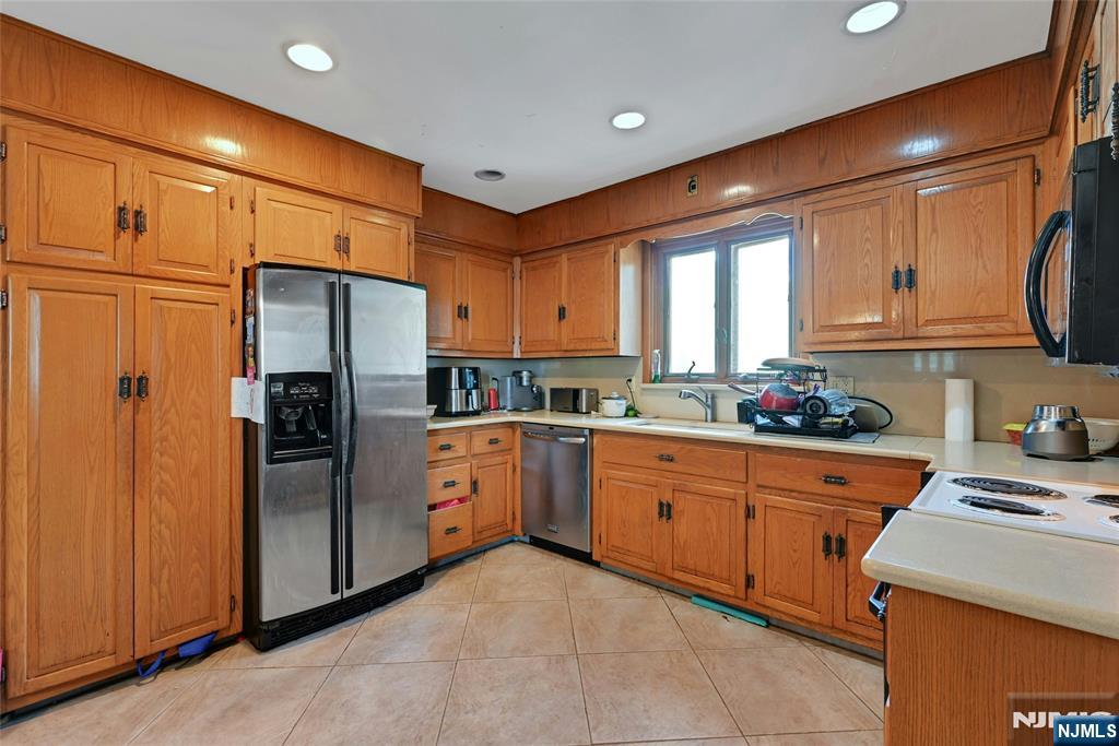 44 12th Property Photo 11