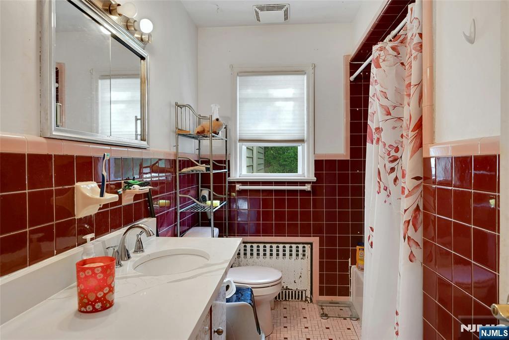 44 12th Property Photo 16