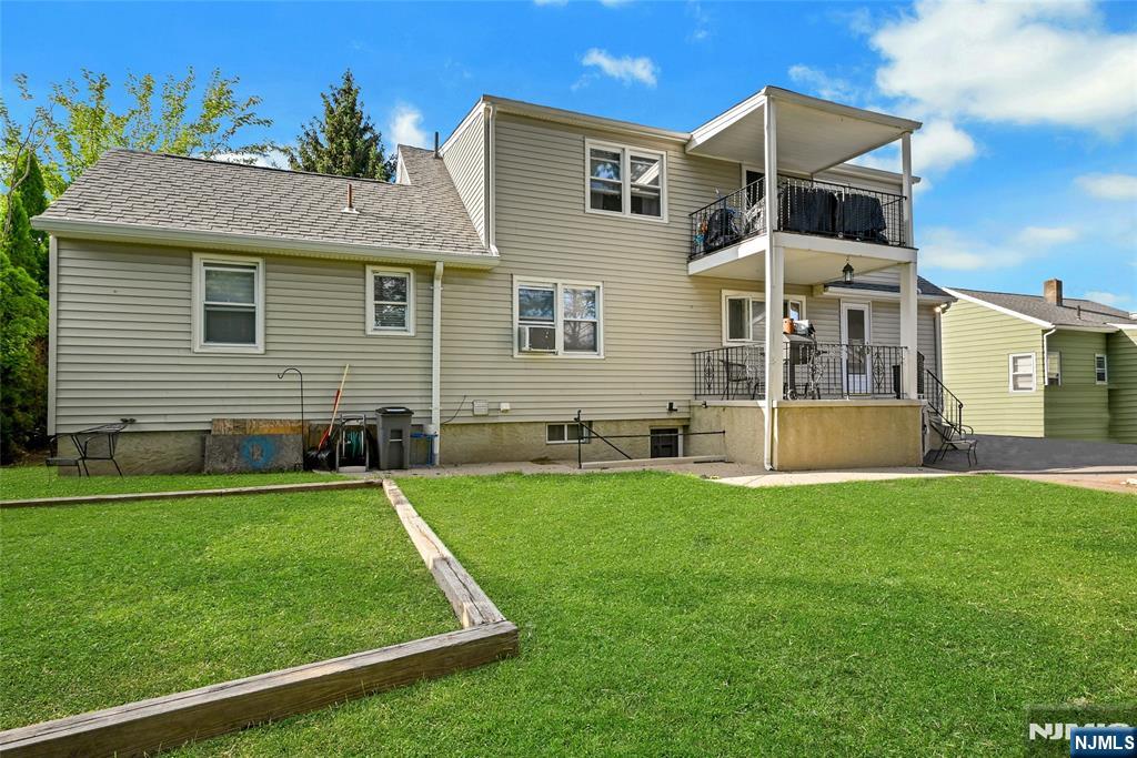 44 12th Property Photo 26