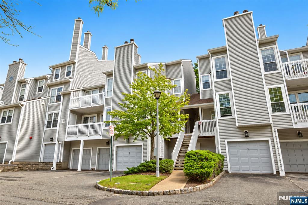 31 Markham Circle 31 Property Photo 1