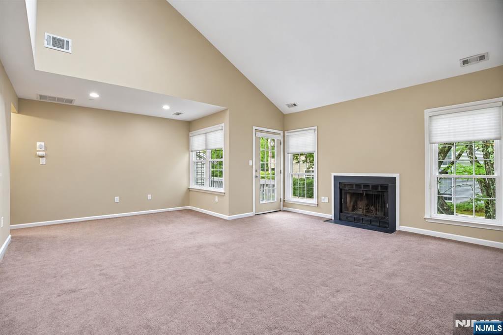 31 Markham Circle 31 Property Photo 3
