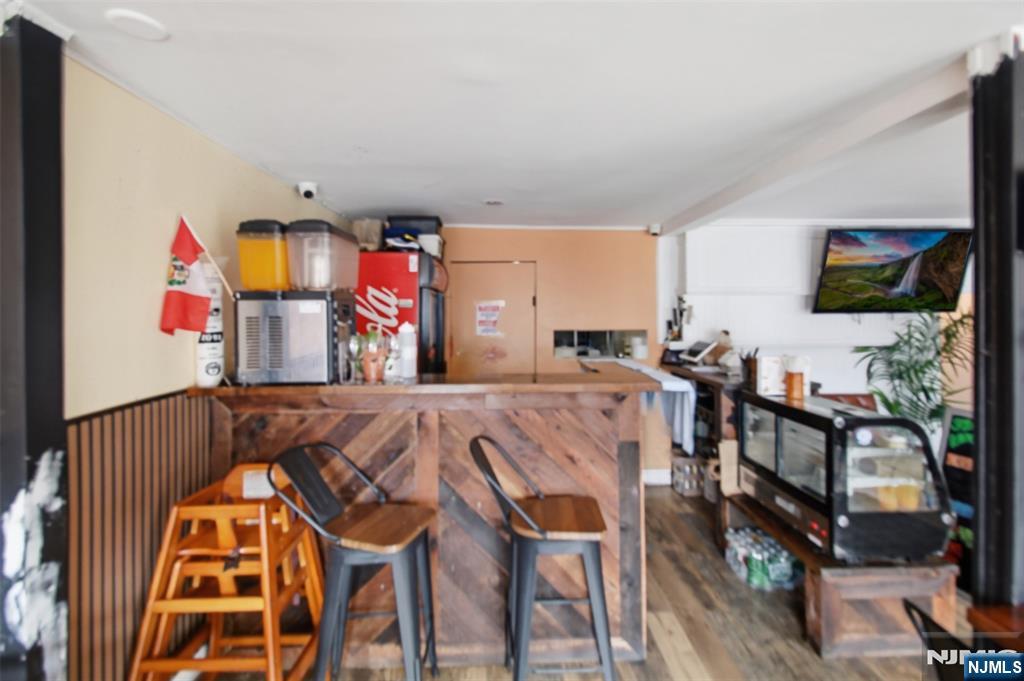 261 Union Avenue Property Photo 6