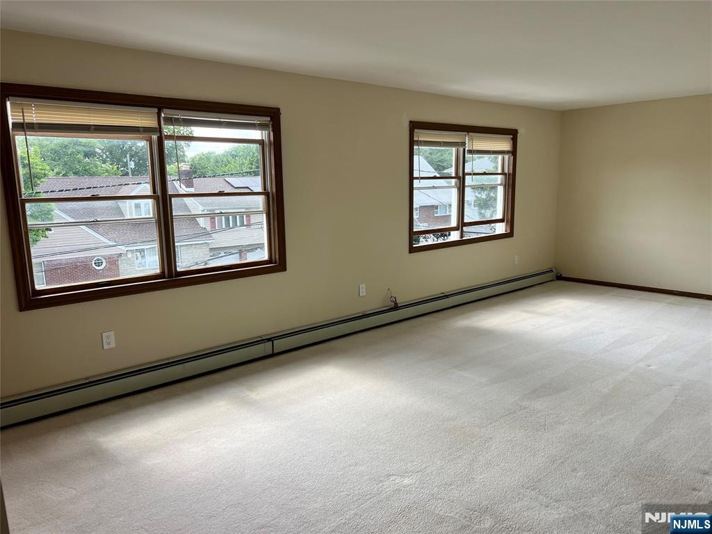 364 Chestnut Avenue 2 Property Photo 3