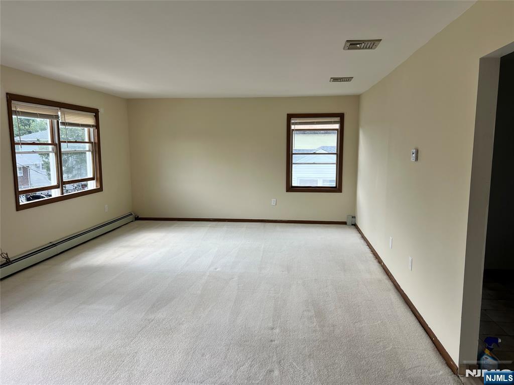 364 Chestnut Avenue 2 Property Photo 4