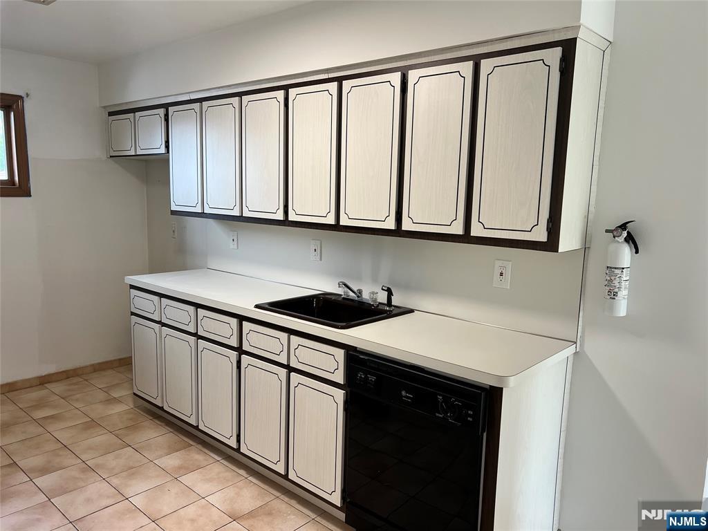 364 Chestnut Avenue 2 Property Photo 9