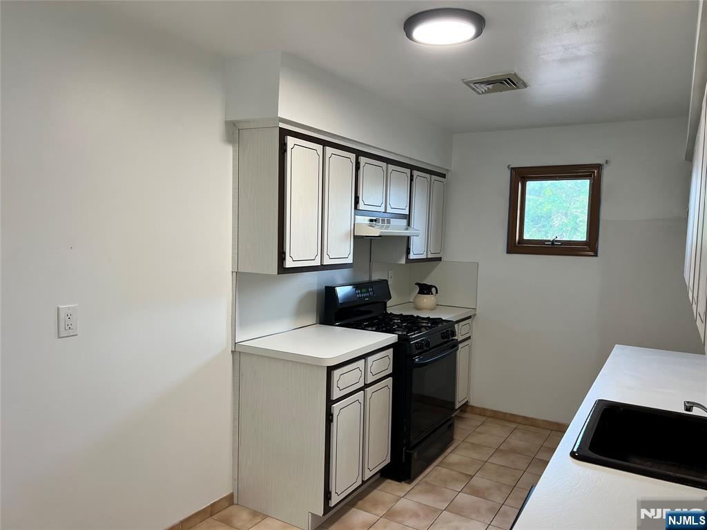 364 Chestnut Avenue 2 Property Photo 10
