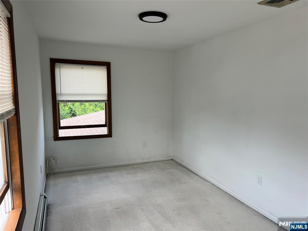 364 Chestnut Avenue 2 Property Photo 13