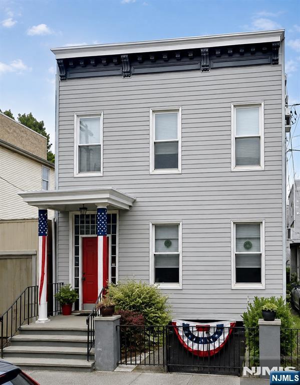 522 26th Street Property Photo 1