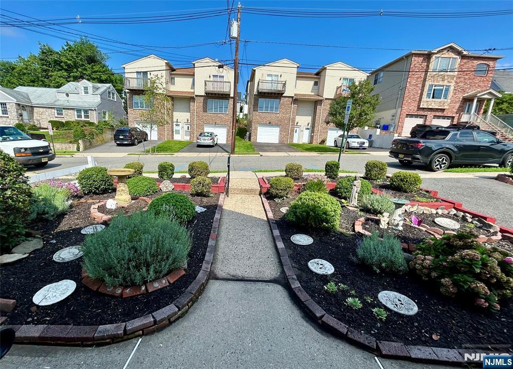 729 7th Street Property Photo 4