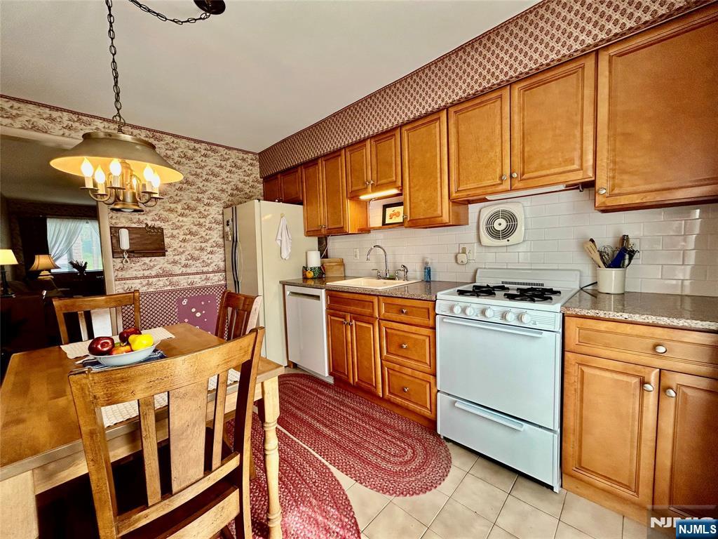 729 7th Street Property Photo 9