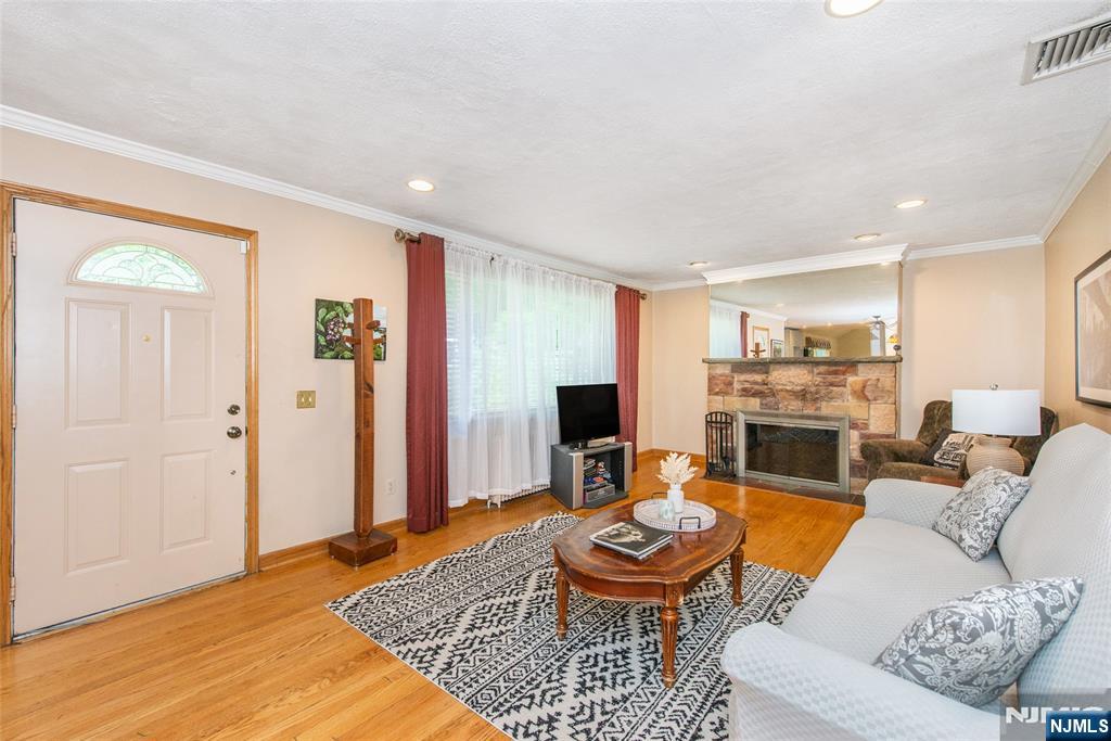 9 Morse Avenue Property Photo 4