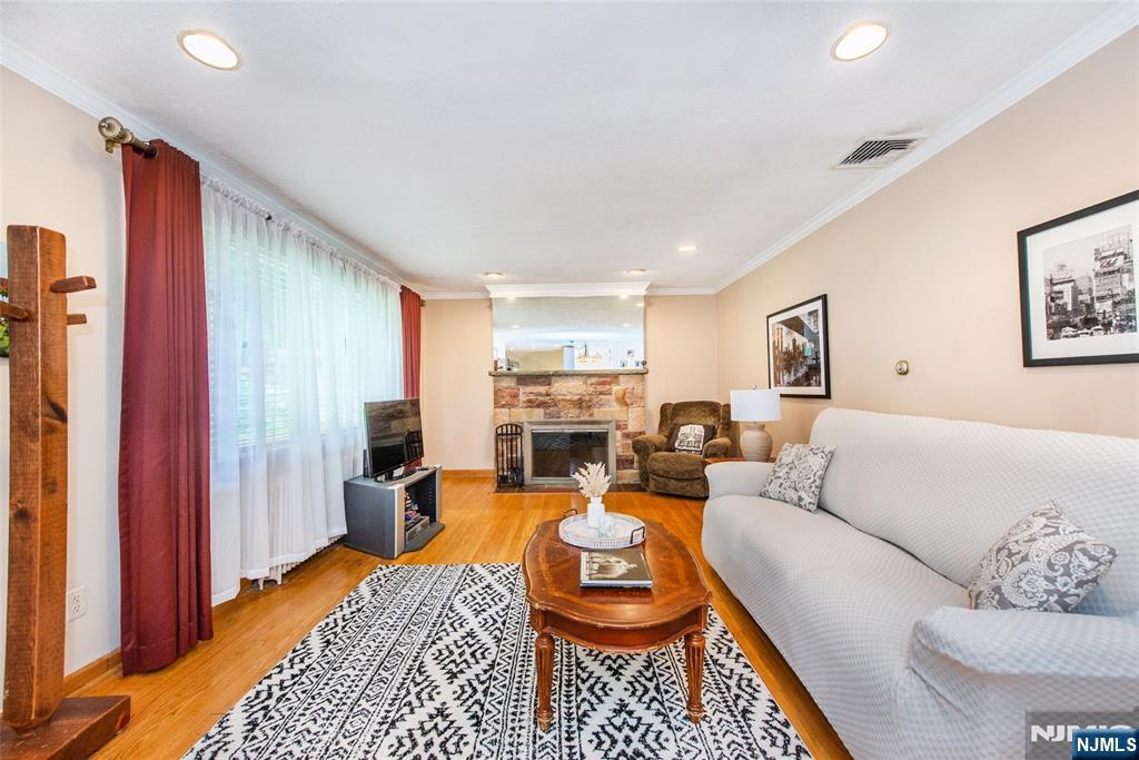 9 Morse Avenue Property Photo 5