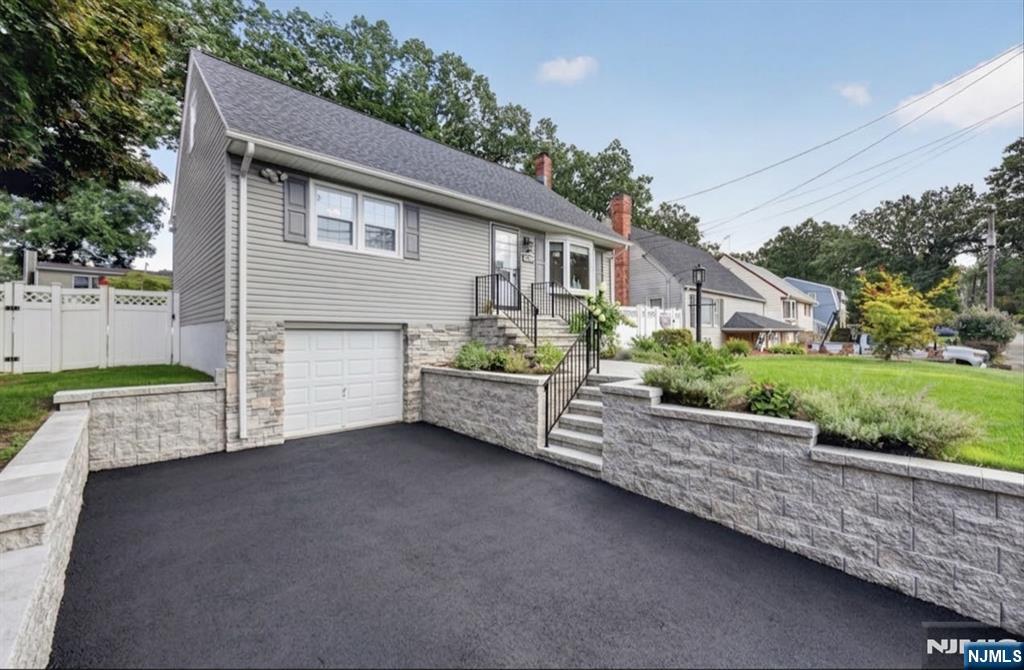 66 Redwood Avenue Property Photo 1