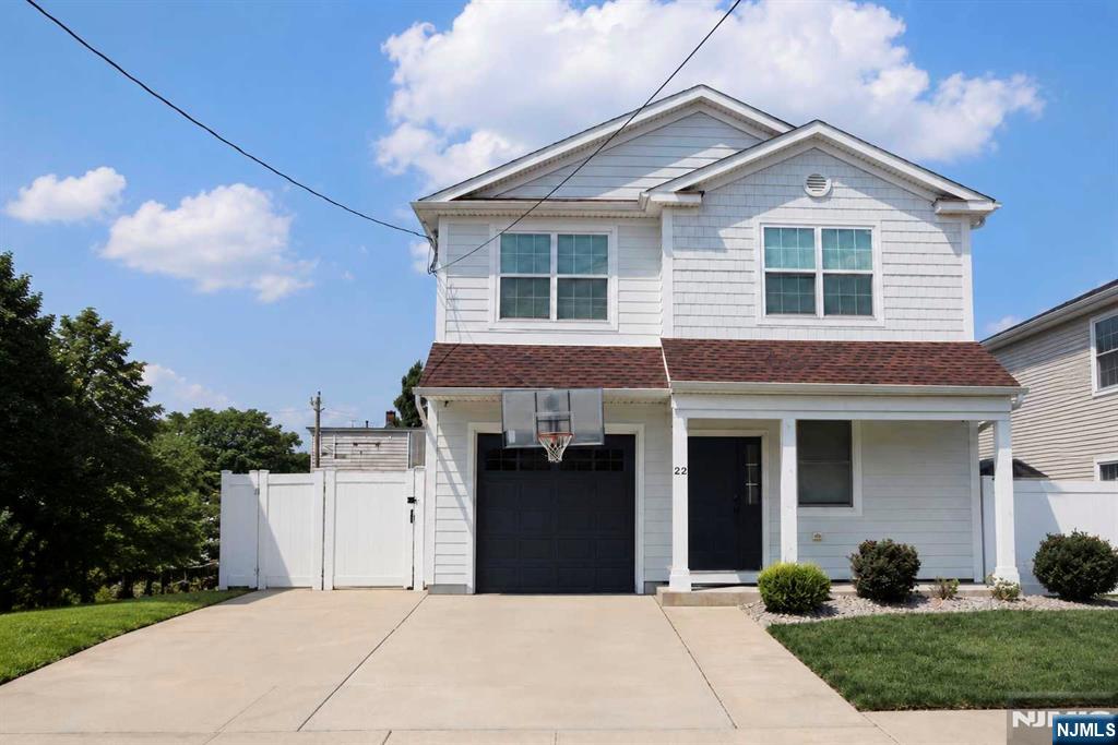 22 Larch Street
