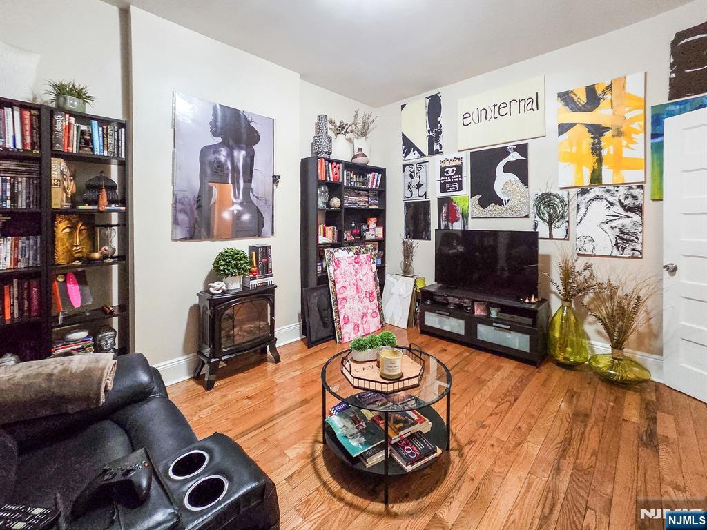 14 48th Street Property Photo 3