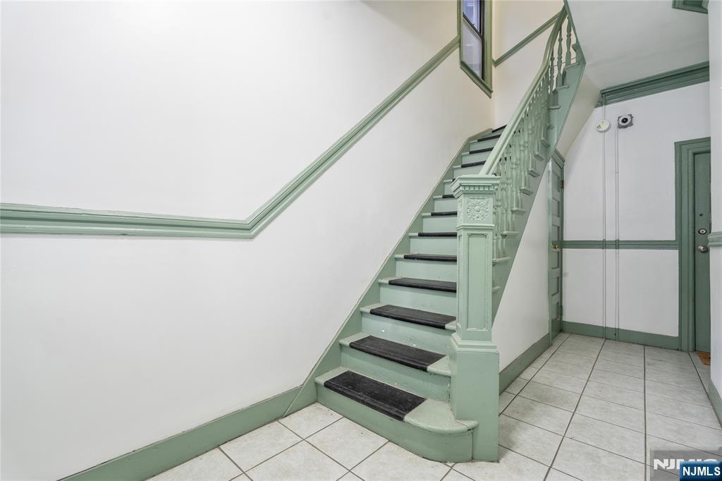 14 48th Street Property Photo 11
