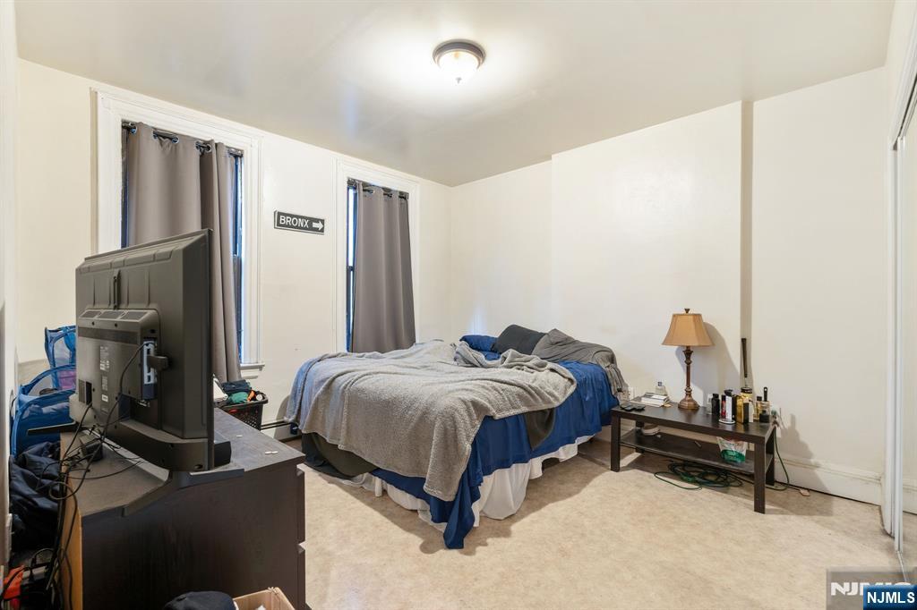 14 48th Street Property Photo 14
