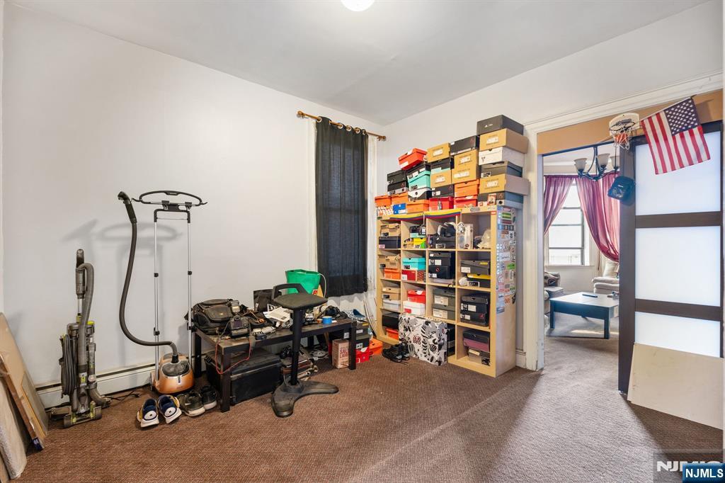 14 48th Street Property Photo 17