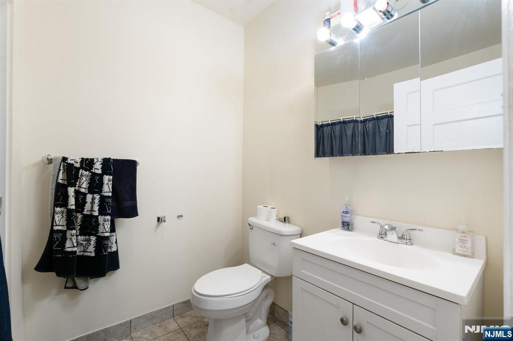 14 48th Street Property Photo 19