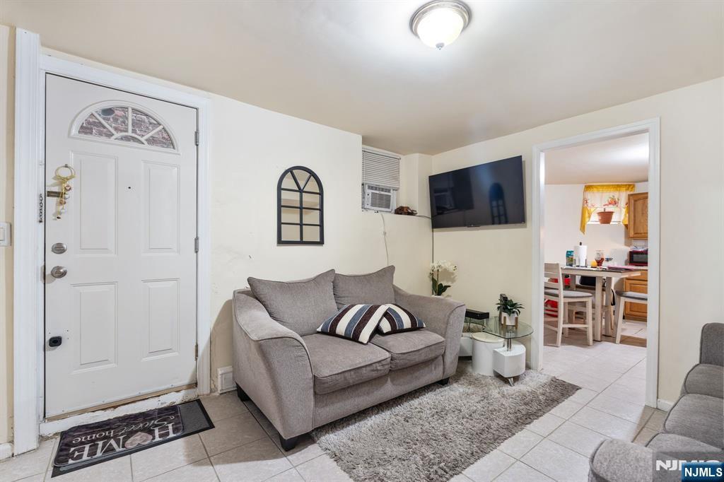 14 48th Street Property Photo 27