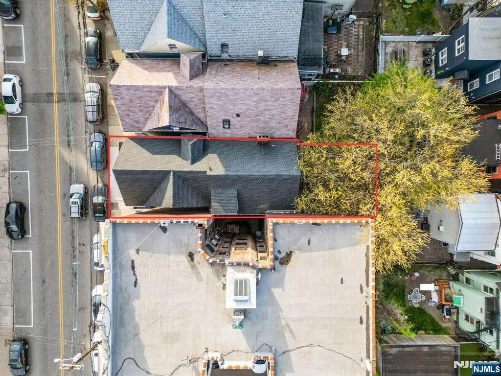 14 48th Street Property Photo 37