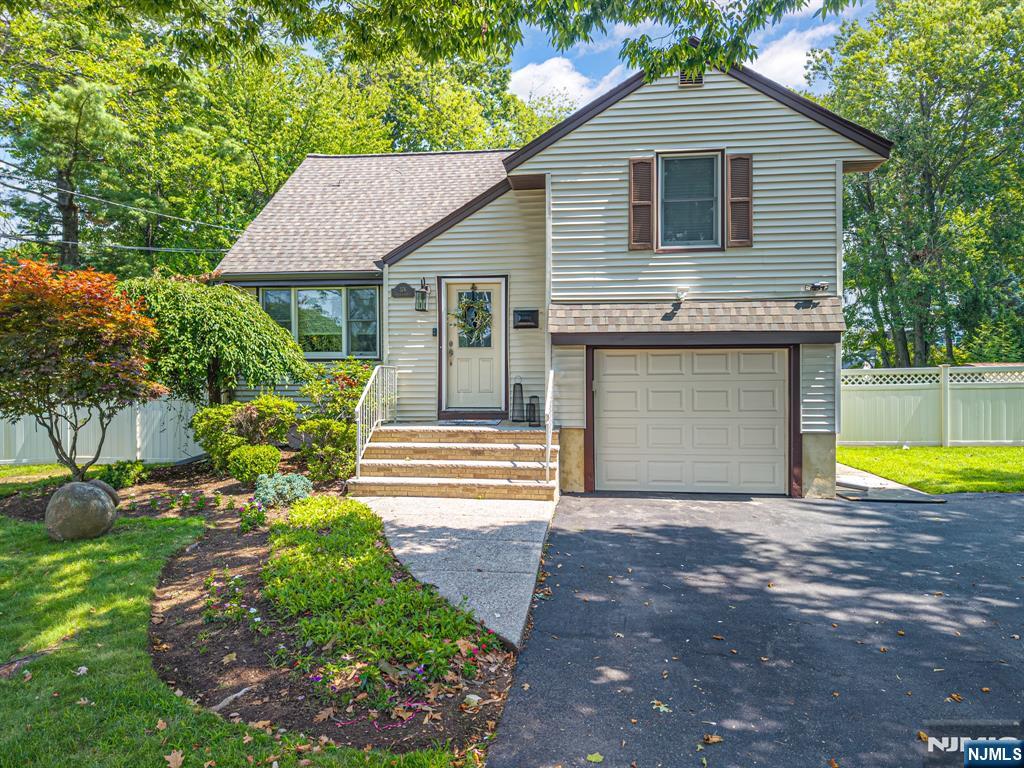 376 Chelsea Street Property Photo 1