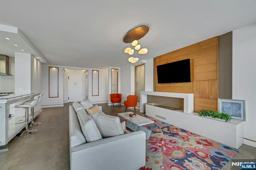 1530 Palisades Avenue 18k Property Photo 10