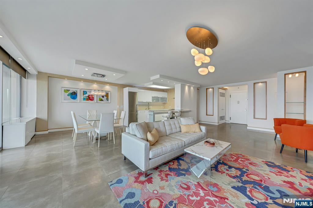 1530 Palisades Avenue 18k Property Photo 11