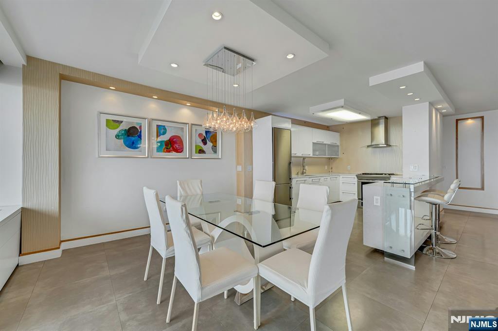 1530 Palisades Avenue 18k Property Photo 14
