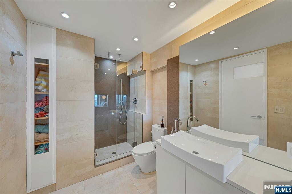 1530 Palisades Avenue 18k Property Photo 25