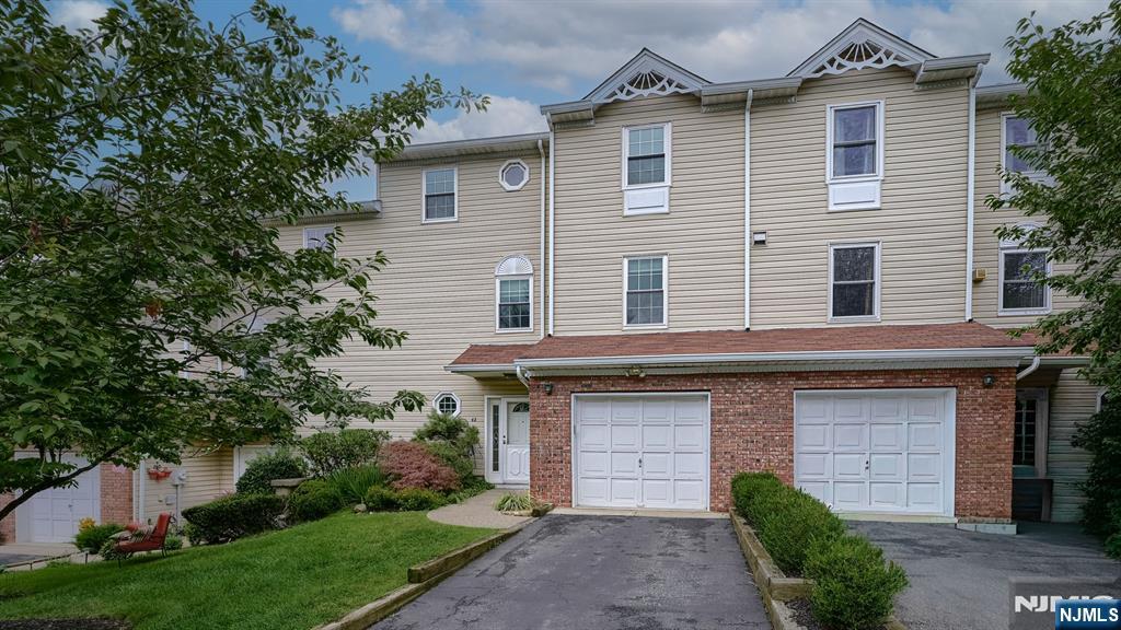 42 Bowfell Court Property Photo 1