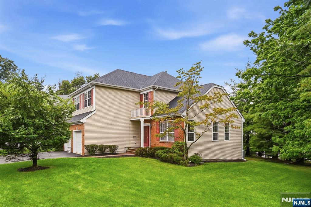13 Oakwood Court Property Photo 2