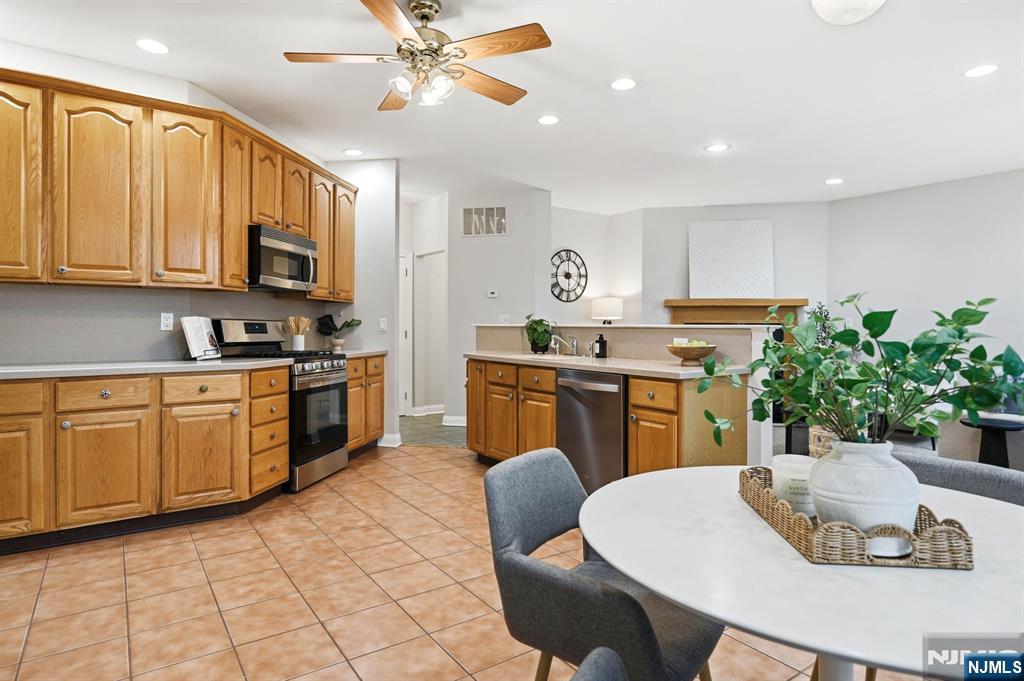 13 Oakwood Court Property Photo 15