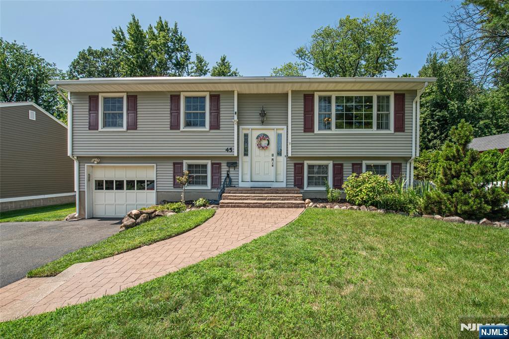 45 Erie Avenue Property Photo 1