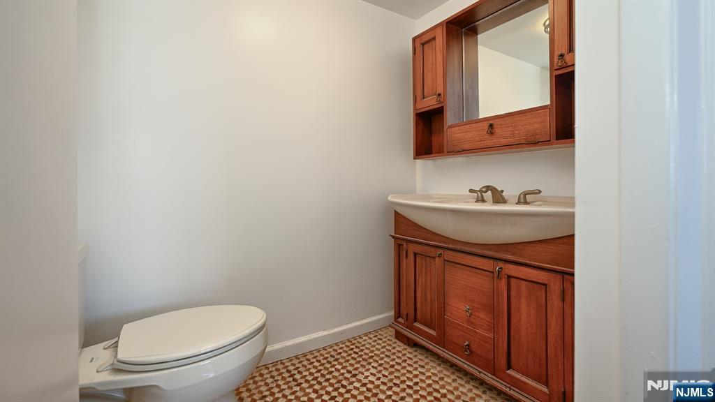 2140 Harmon Cove Tower 2140 Property Photo 22
