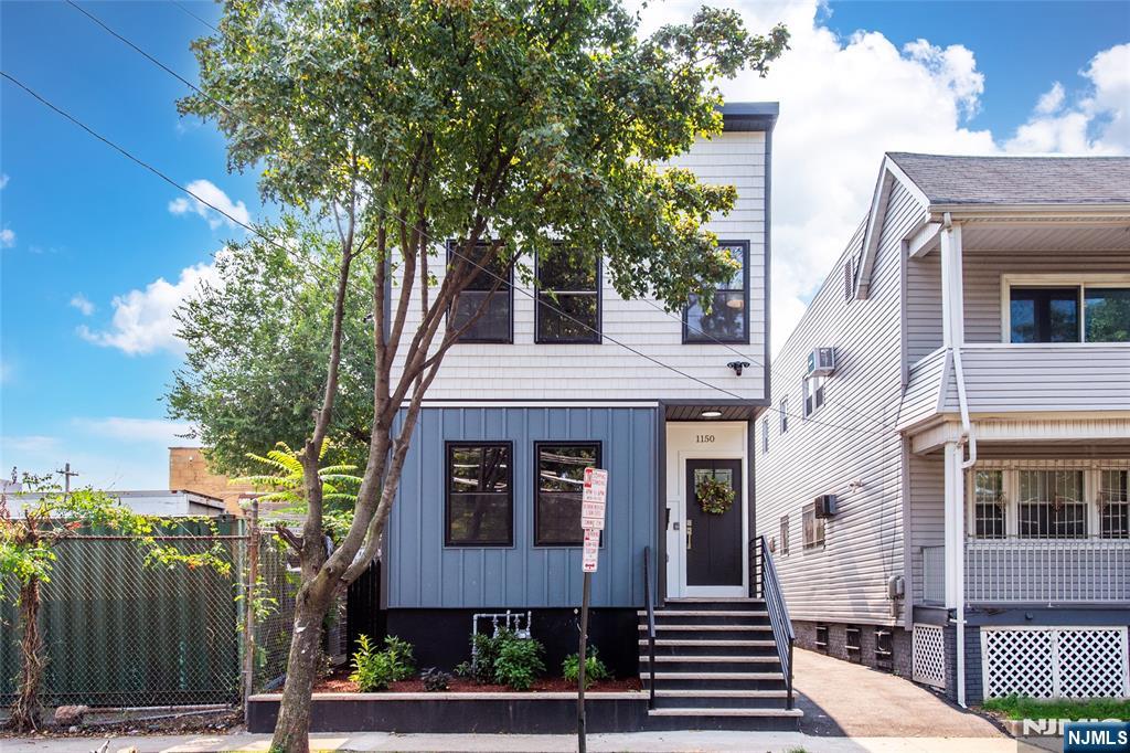 26030576 Property Photo 1