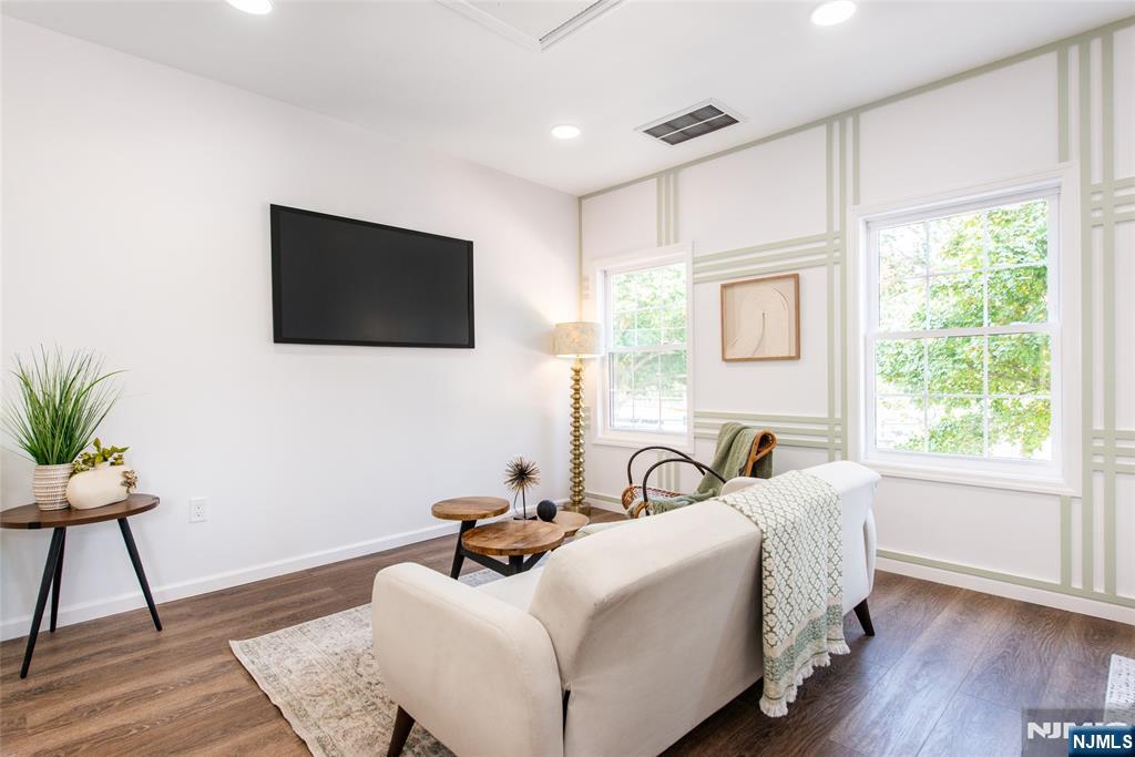 26030576 Property Photo 5