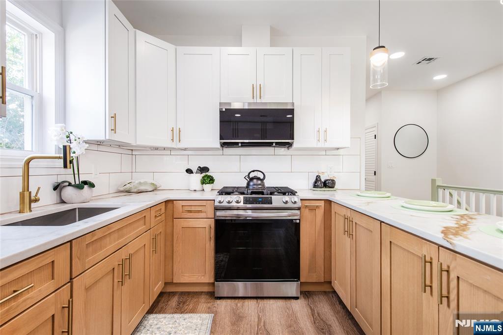 26030576 Property Photo 9