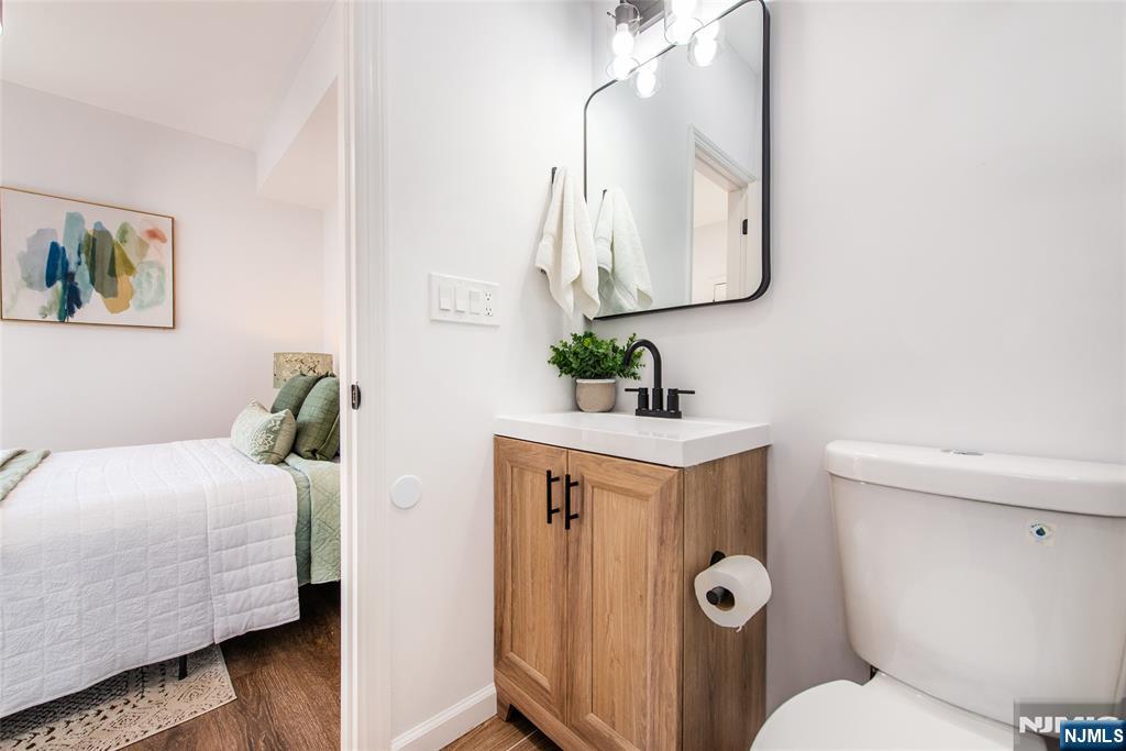 26030576 Property Photo 12