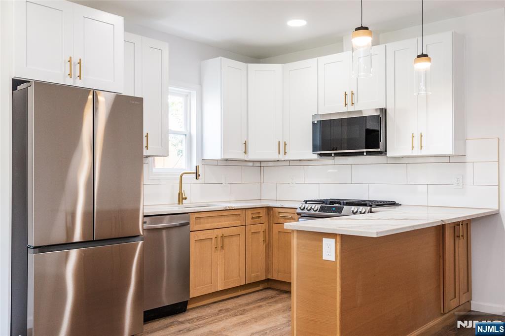 26030576 Property Photo 14